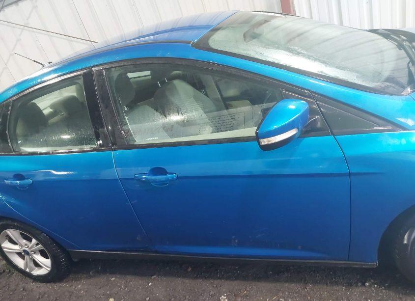 Photo 13 of 2014 Ford Focus SE (VIN 1FADP3F25EL437334)