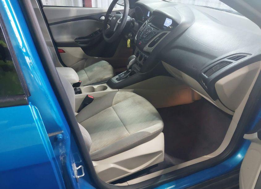 Photo 5 of 2014 Ford Focus SE (VIN 1FADP3F25EL437334)