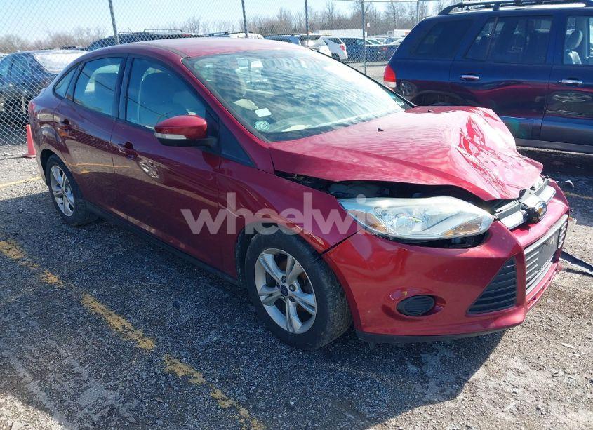 2014 Ford Focus SE (VIN 1FADP3F25EL440914) main photo