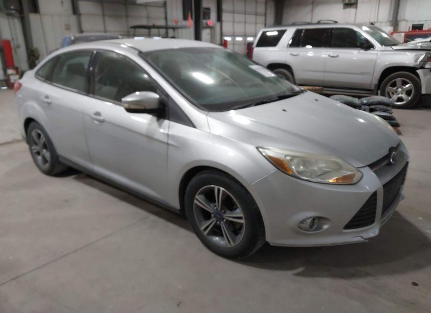 2014 Ford Focus SE (VIN 1FADP3F25EL442601) main photo