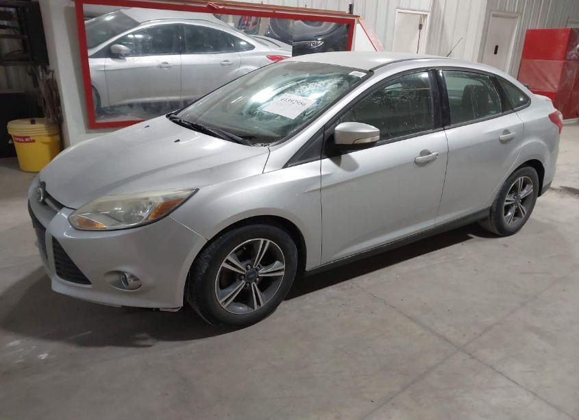 Photo 2 of 2014 Ford Focus SE (VIN 1FADP3F25EL442601)