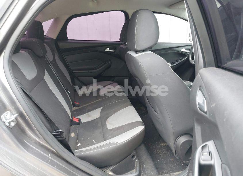Photo 8 of 2014 Ford Focus SE (VIN 1FADP3F25EL461388)