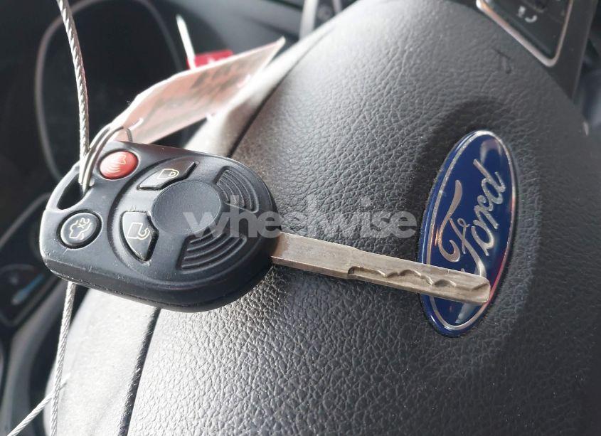Photo 11 of 2015 Ford Focus SE (VIN 1FADP3F25FL202790)