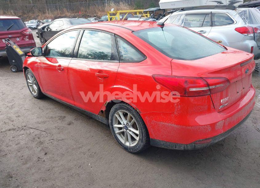 Photo 3 of 2015 Ford Focus SE (VIN 1FADP3F25FL202790)