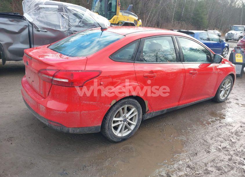 Photo 4 of 2015 Ford Focus SE (VIN 1FADP3F25FL202790)