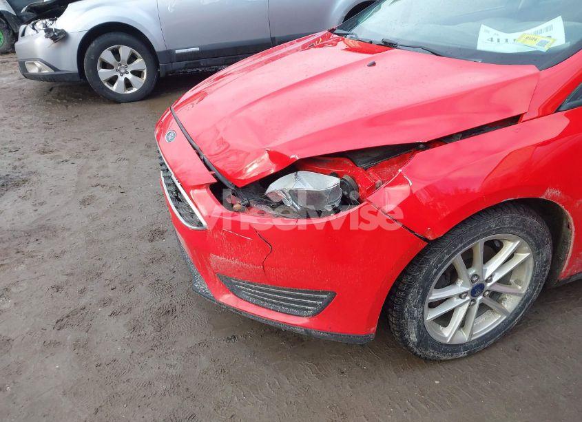 Photo 6 of 2015 Ford Focus SE (VIN 1FADP3F25FL202790)