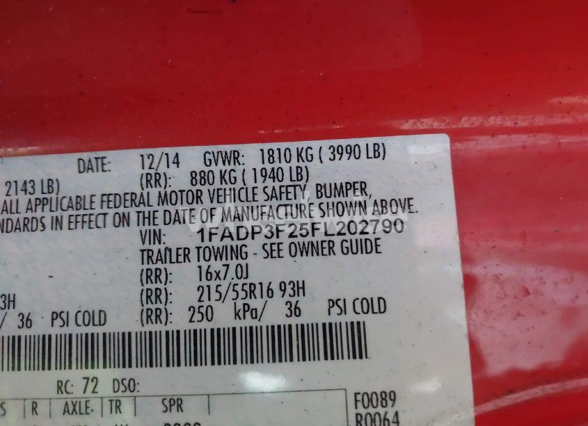 Photo 9 of 2015 Ford Focus SE (VIN 1FADP3F25FL202790)