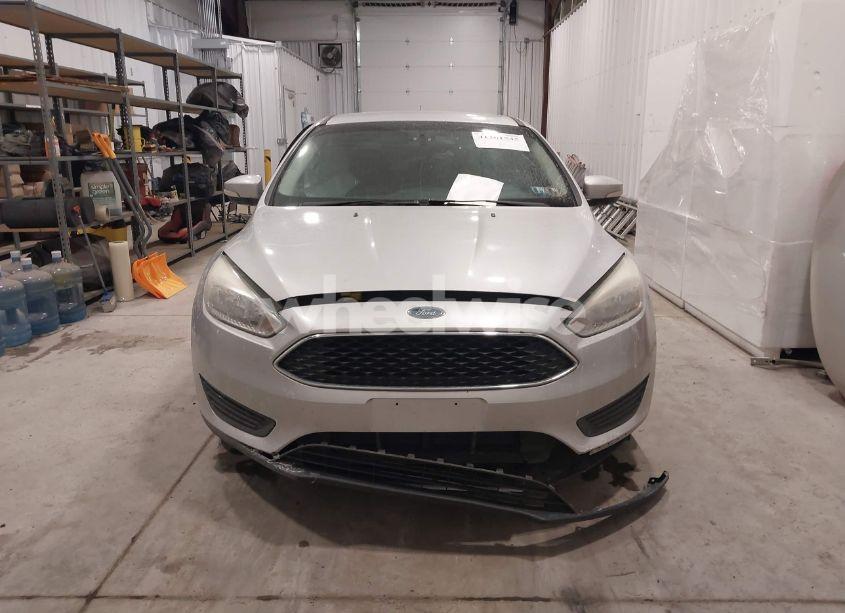Photo 12 of 2015 Ford Focus SE (VIN 1FADP3F25FL202952)