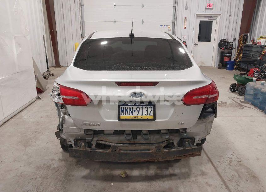 Photo 16 of 2015 Ford Focus SE (VIN 1FADP3F25FL202952)