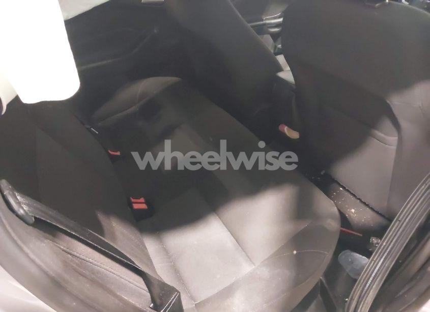 Photo 8 of 2015 Ford Focus SE (VIN 1FADP3F25FL202952)