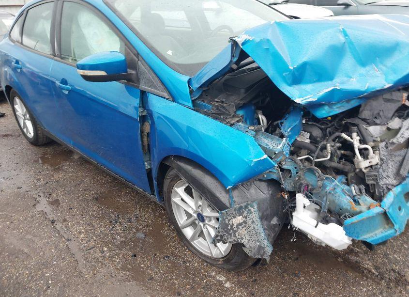 2015 Ford Focus SE (VIN 1FADP3F25FL203731) main photo