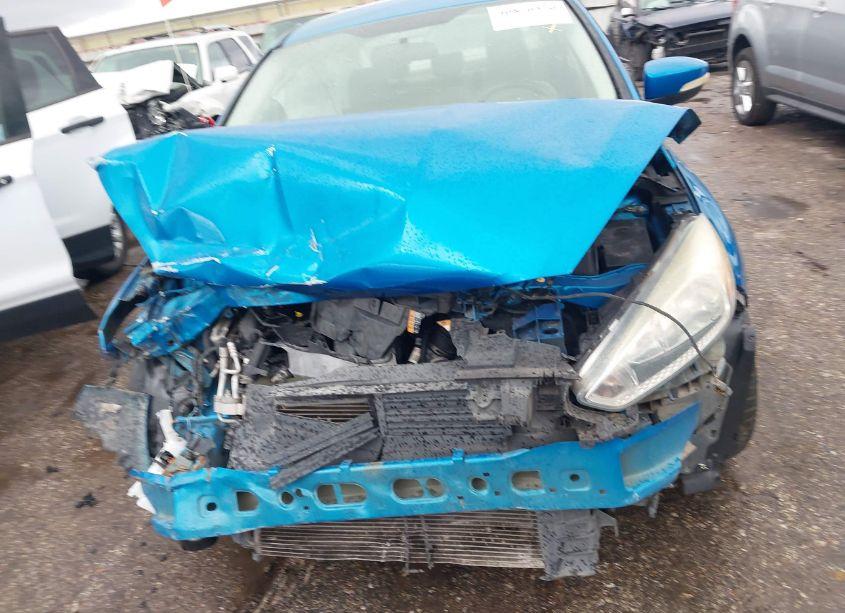 Photo 11 of 2015 Ford Focus SE (VIN 1FADP3F25FL203731)