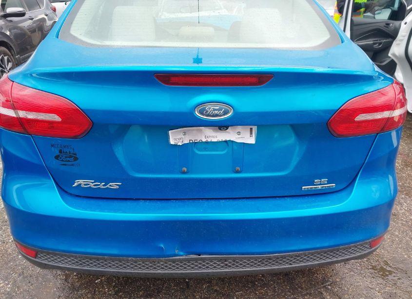 Photo 15 of 2015 Ford Focus SE (VIN 1FADP3F25FL203731)