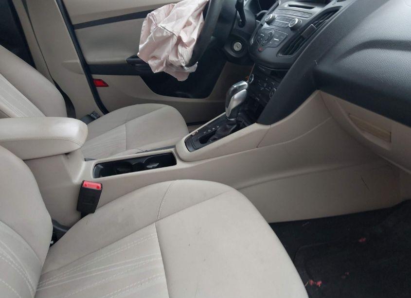 Photo 5 of 2015 Ford Focus SE (VIN 1FADP3F25FL203731)