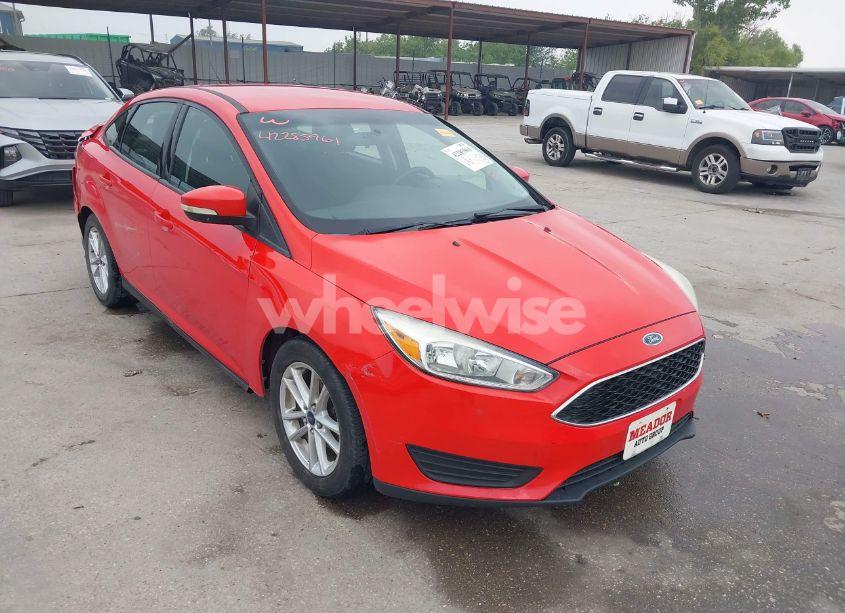 2015 Ford Focus SE (VIN 1FADP3F25FL205673) main photo