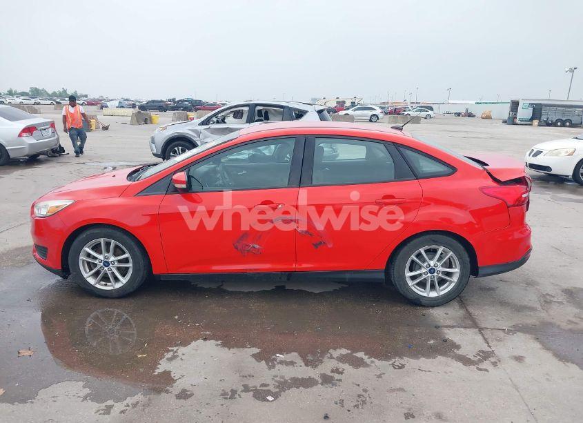 Photo 15 of 2015 Ford Focus SE (VIN 1FADP3F25FL205673)