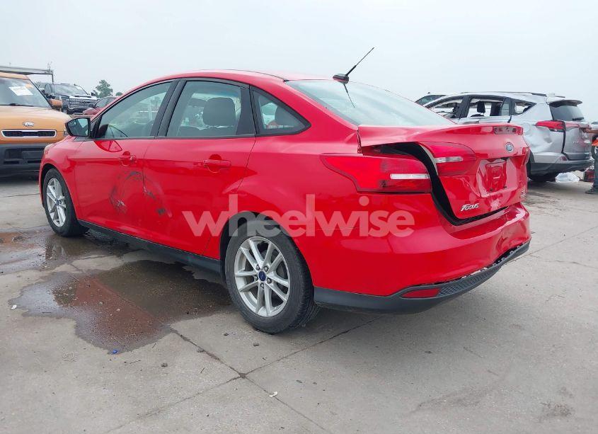 Photo 3 of 2015 Ford Focus SE (VIN 1FADP3F25FL205673)