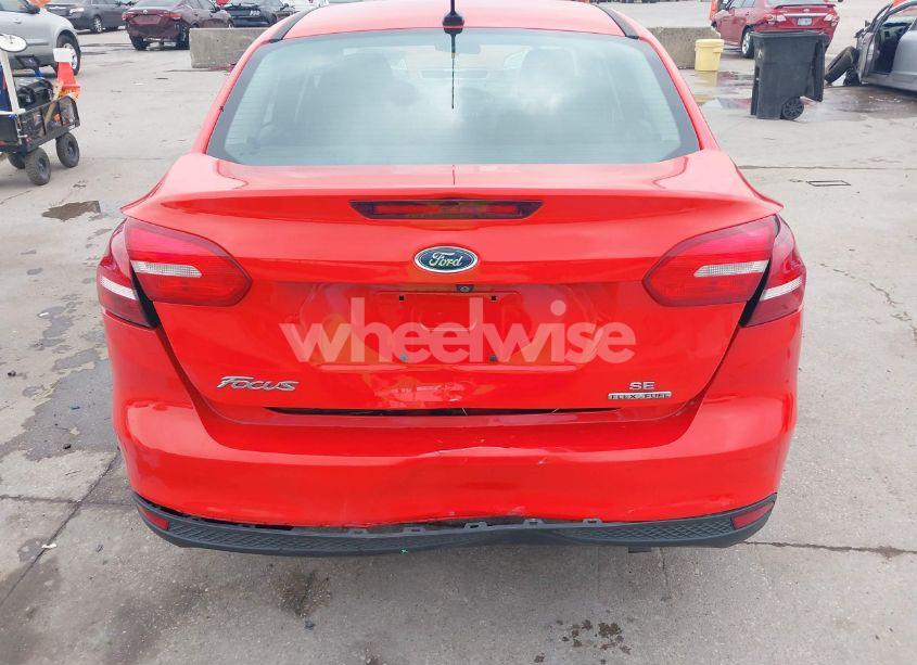 Photo 6 of 2015 Ford Focus SE (VIN 1FADP3F25FL205673)