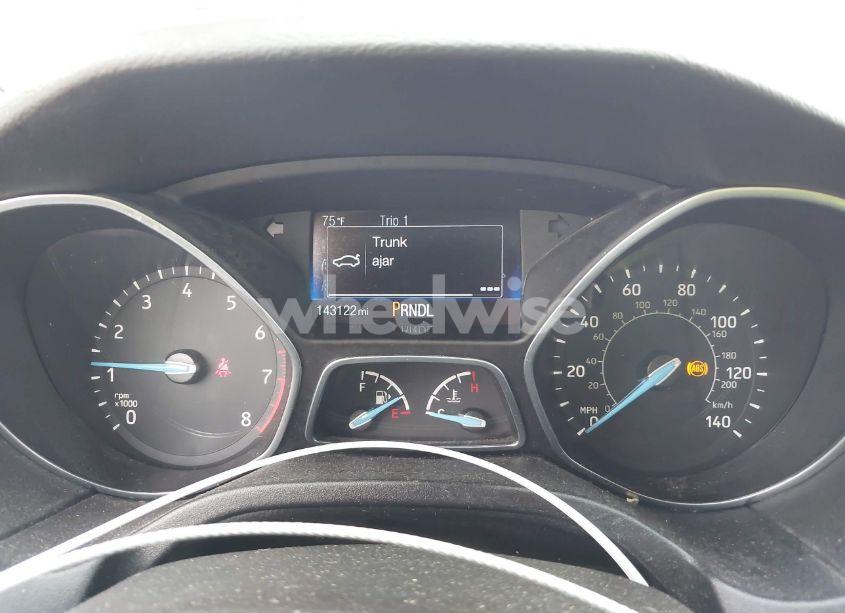 Photo 7 of 2015 Ford Focus SE (VIN 1FADP3F25FL205673)