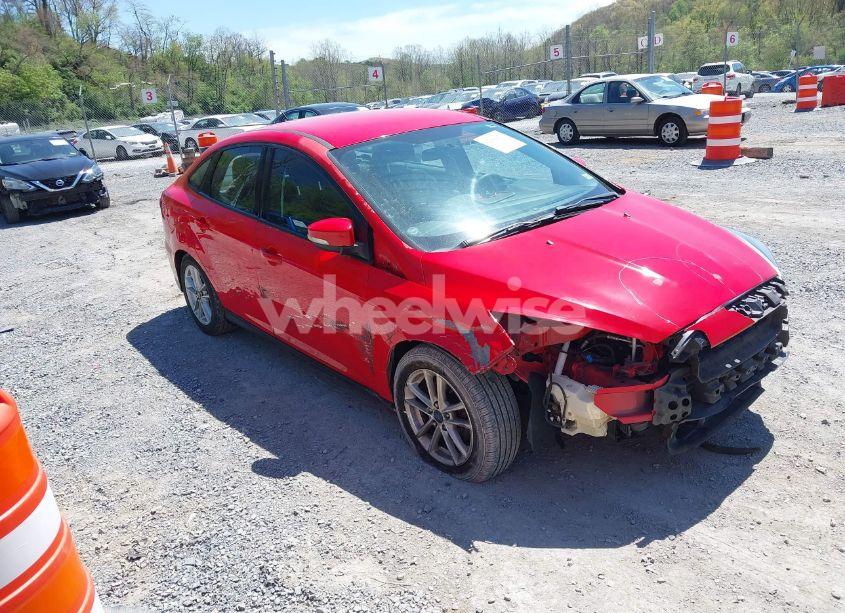 2015 Ford Focus SE (VIN 1FADP3F25FL207438) main photo