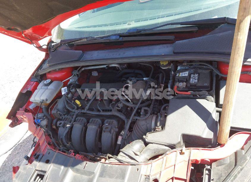 Photo 10 of 2015 Ford Focus SE (VIN 1FADP3F25FL207438)