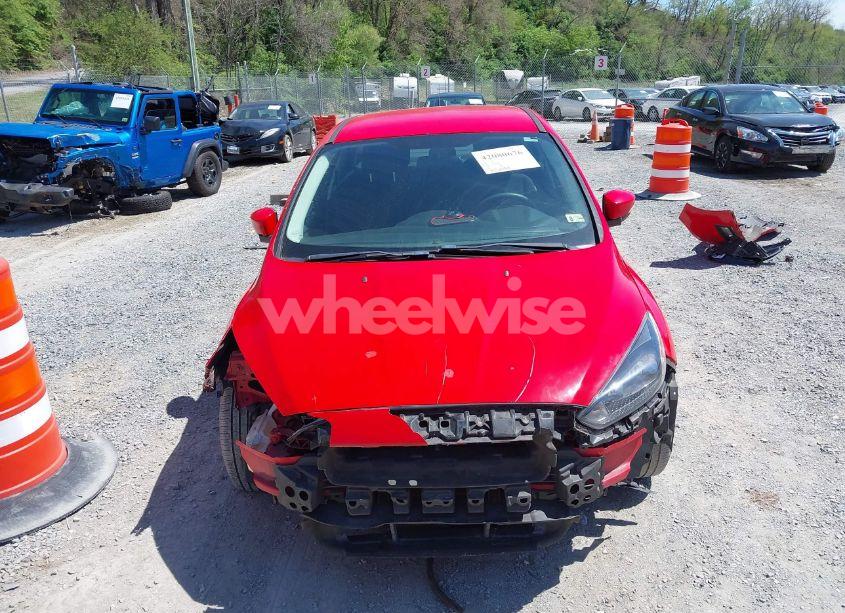 Photo 12 of 2015 Ford Focus SE (VIN 1FADP3F25FL207438)