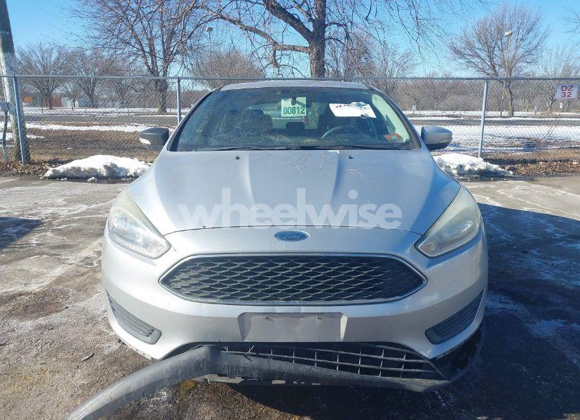Photo 12 of 2015 Ford Focus SE (VIN 1FADP3F25FL208394)