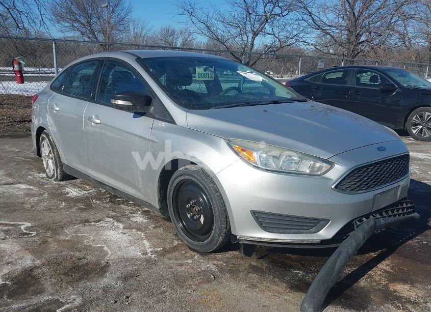 Photo 6 of 2015 Ford Focus SE (VIN 1FADP3F25FL208394)