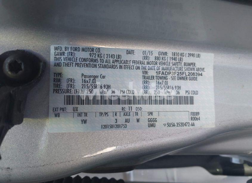 Photo 9 of 2015 Ford Focus SE (VIN 1FADP3F25FL208394)