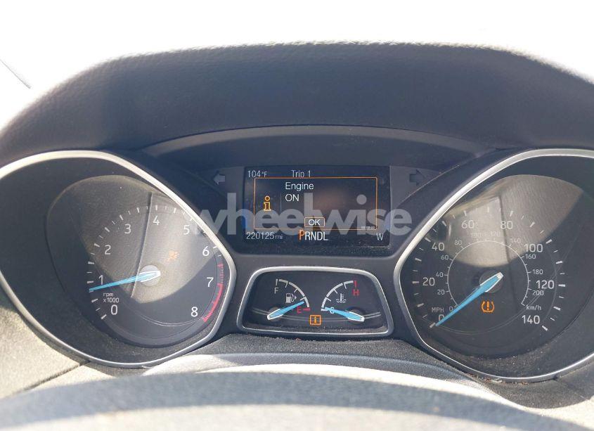 Photo 7 of 2015 Ford Focus SE (VIN 1FADP3F25FL208976)