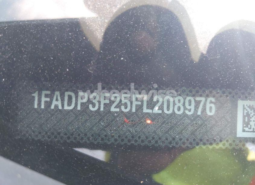 Photo 9 of 2015 Ford Focus SE (VIN 1FADP3F25FL208976)