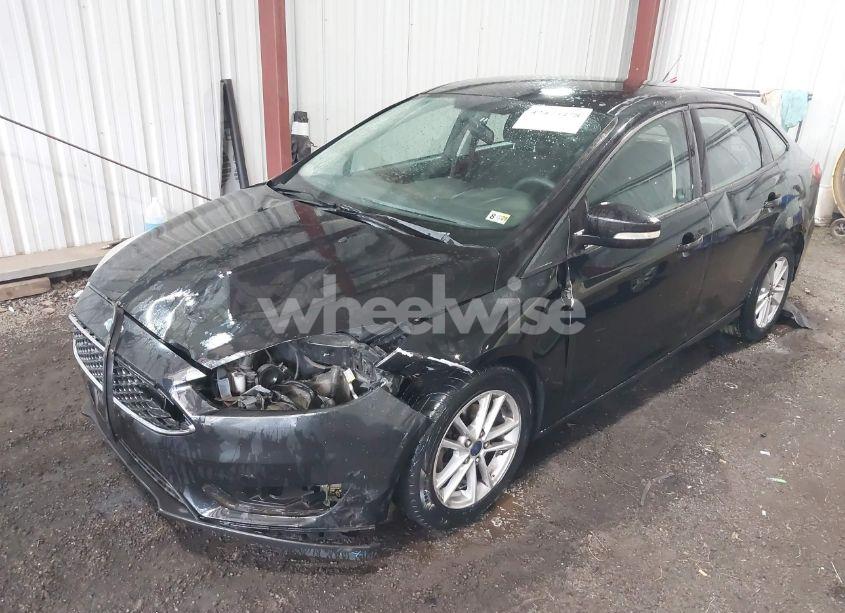 Photo 2 of 2015 Ford Focus SE (VIN 1FADP3F25FL216205)