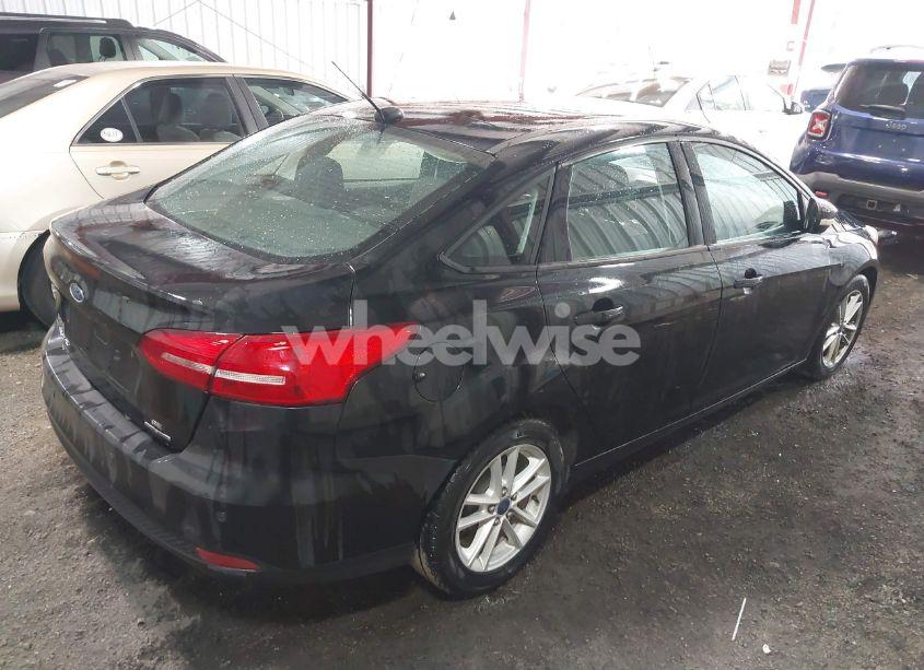 Photo 4 of 2015 Ford Focus SE (VIN 1FADP3F25FL216205)