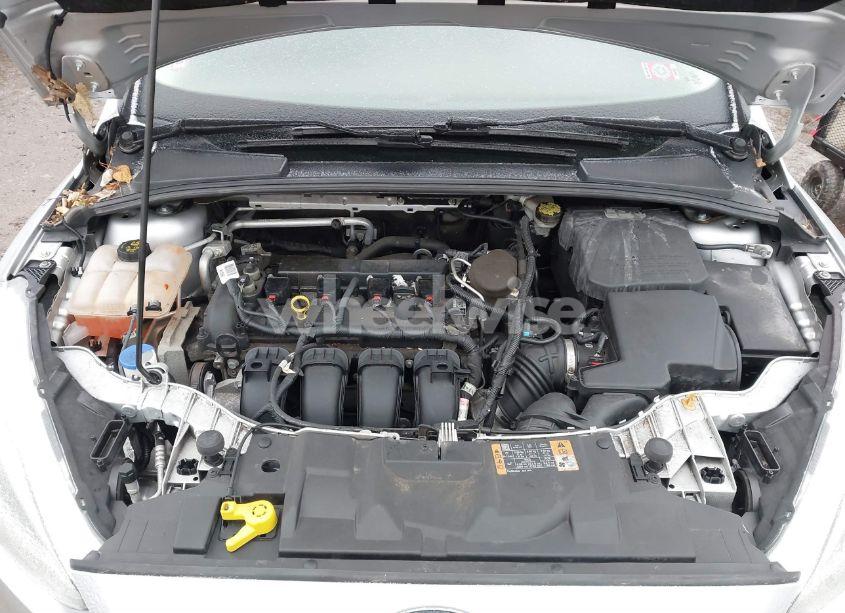 Photo 10 of 2015 Ford Focus SE (VIN 1FADP3F25FL216706)