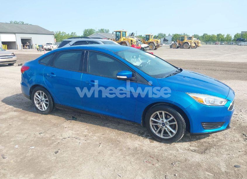 2015 Ford Focus SE (VIN 1FADP3F25FL230220) main photo