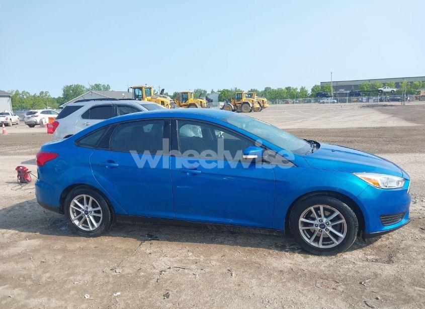 Photo 13 of 2015 Ford Focus SE (VIN 1FADP3F25FL230220)