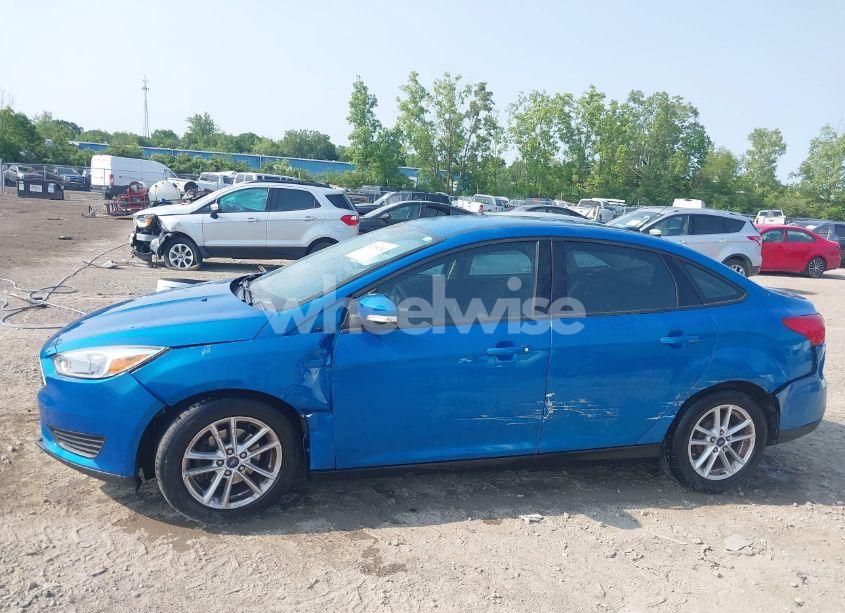 Photo 14 of 2015 Ford Focus SE (VIN 1FADP3F25FL230220)