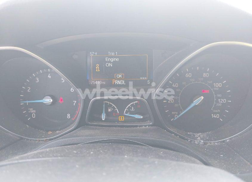 Photo 15 of 2015 Ford Focus SE (VIN 1FADP3F25FL230220)