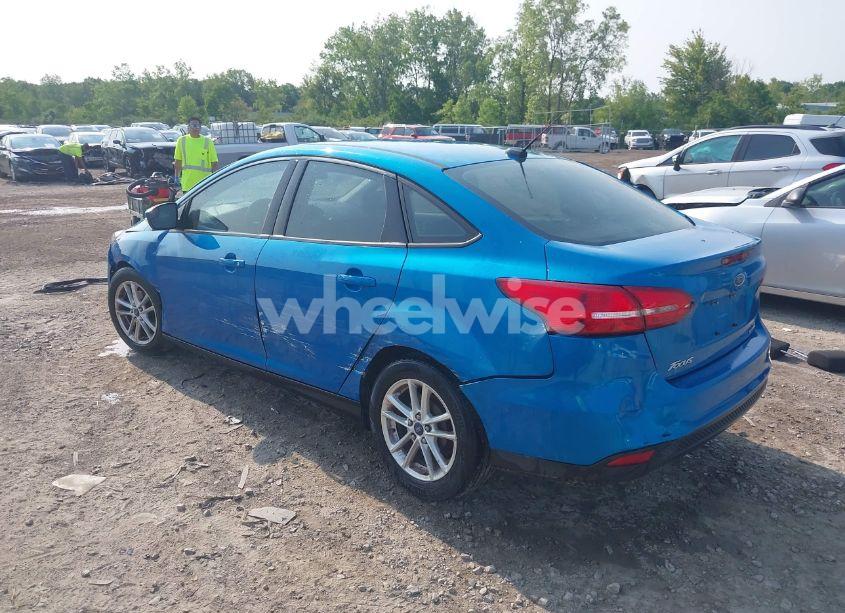 Photo 3 of 2015 Ford Focus SE (VIN 1FADP3F25FL230220)