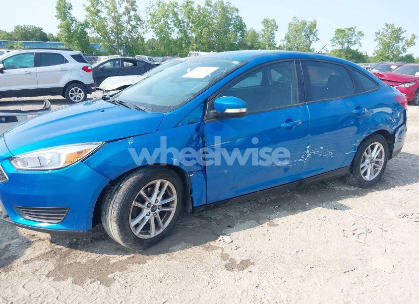 Photo 6 of 2015 Ford Focus SE (VIN 1FADP3F25FL230220)