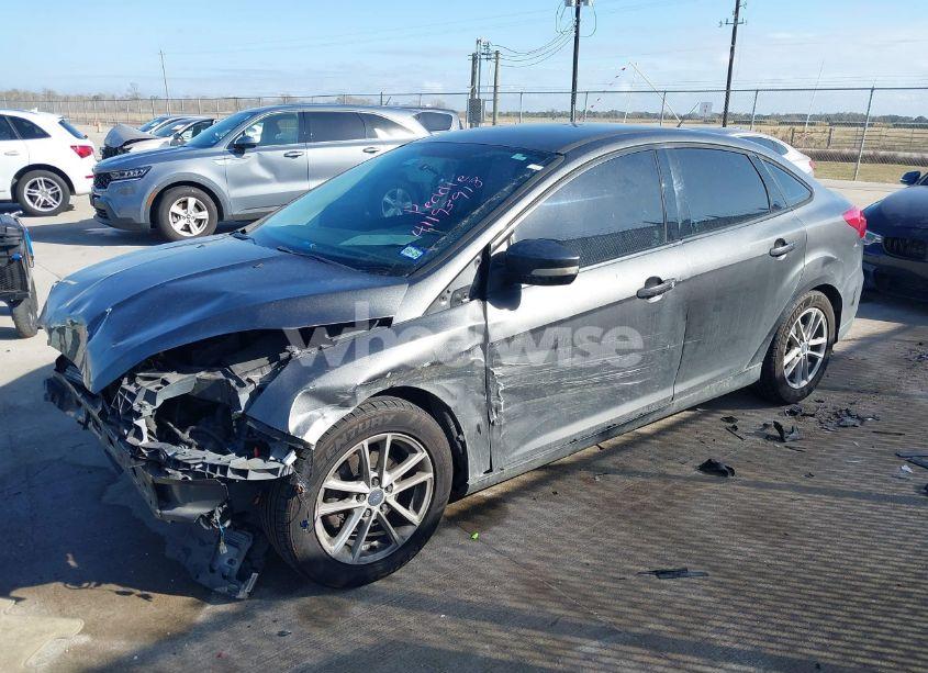 Photo 2 of 2015 Ford Focus SE (VIN 1FADP3F25FL230556)