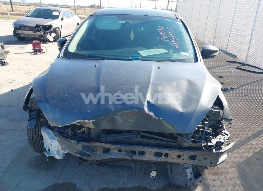 Photo 6 of 2015 Ford Focus SE (VIN 1FADP3F25FL230556)