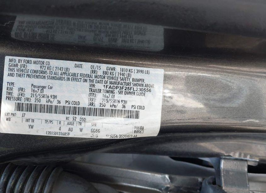 Photo 9 of 2015 Ford Focus SE (VIN 1FADP3F25FL230556)