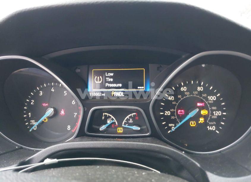 Photo 7 of 2015 Ford Focus SE (VIN 1FADP3F25FL239533)