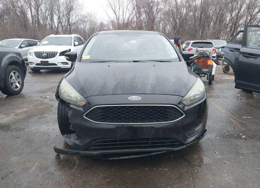 Photo 12 of 2015 Ford Focus SE (VIN 1FADP3F25FL261354)