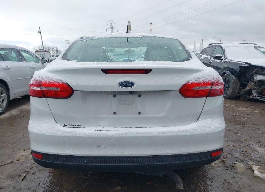 Photo 17 of 2015 Ford Focus SE (VIN 1FADP3F25FL262651)
