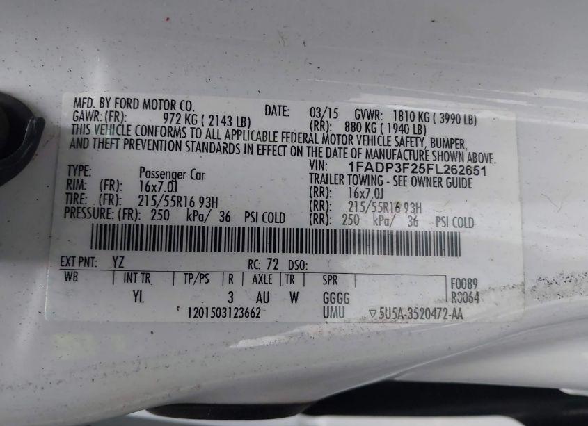 Photo 9 of 2015 Ford Focus SE (VIN 1FADP3F25FL262651)