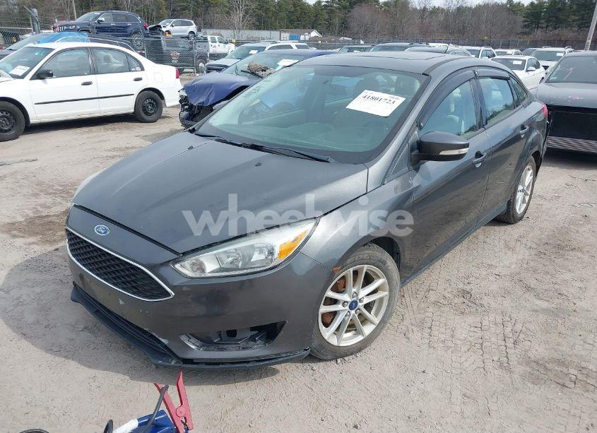 Photo 2 of 2015 Ford Focus SE (VIN 1FADP3F25FL263721)