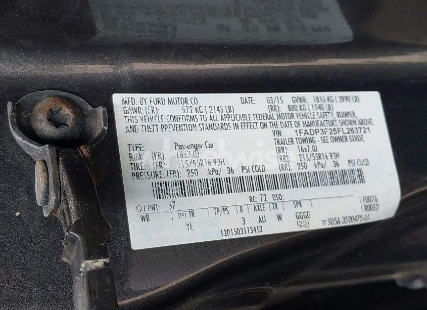 Photo 9 of 2015 Ford Focus SE (VIN 1FADP3F25FL263721)