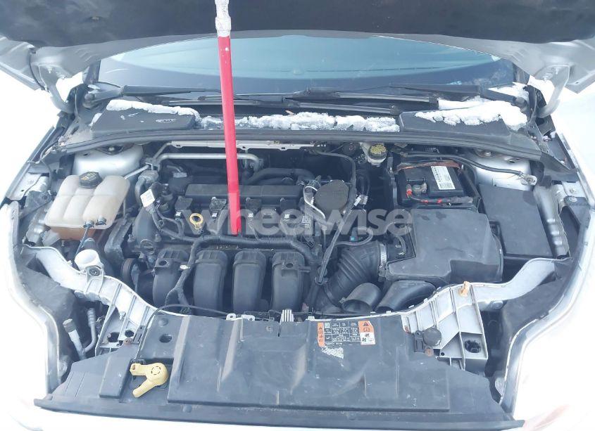 Photo 10 of 2015 Ford Focus SE (VIN 1FADP3F25FL289770)